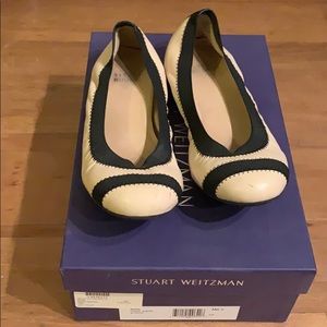 Stuart Weizmann Giveable Ballet Flats in tan 6.5